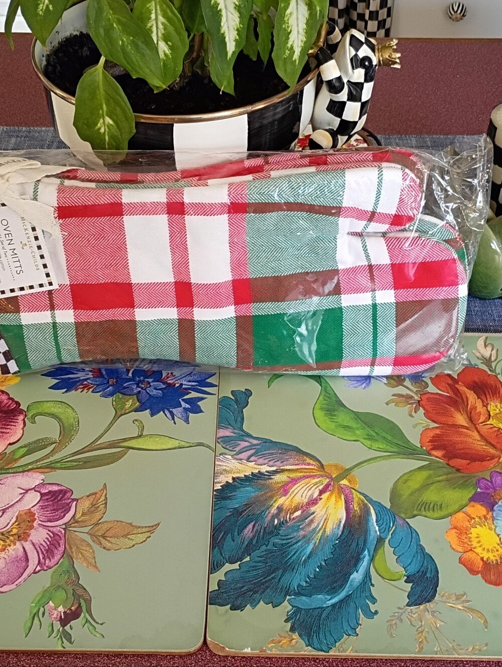 Mackenzie-Childs Oven Mits W/Bonus 2.Green Flower Market Cork Back Placemats
